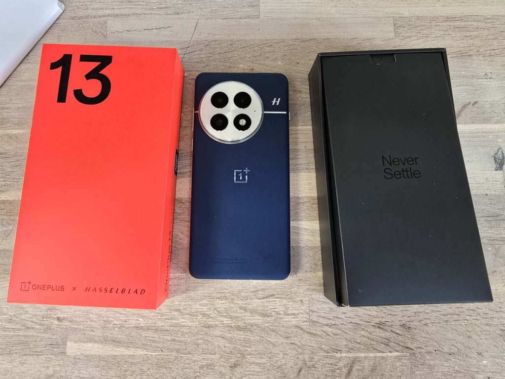 Anmeldelse: OnePlus 13 – lynhurtig smartphone med super batteritid