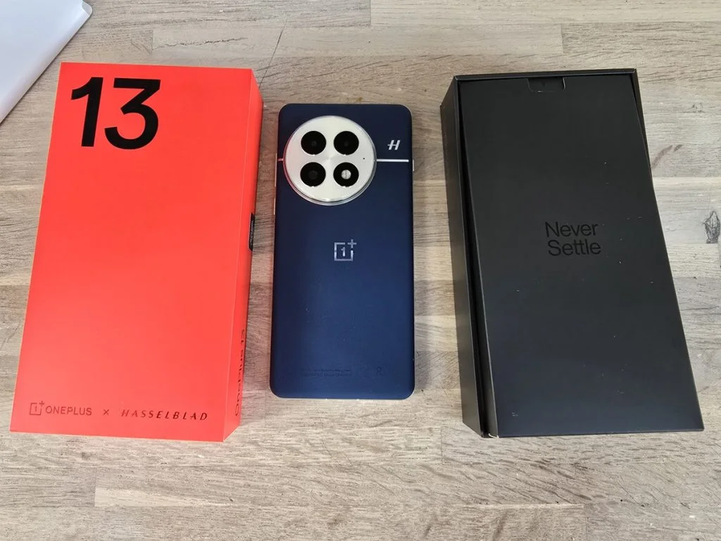 Anmeldelse: OnePlus 13 – lynhurtig smartphone med super batteritid