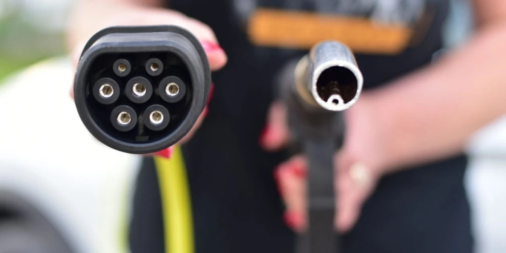 Bilgigant stopper også nu: Vil heller ikke sælge flere elbiler
