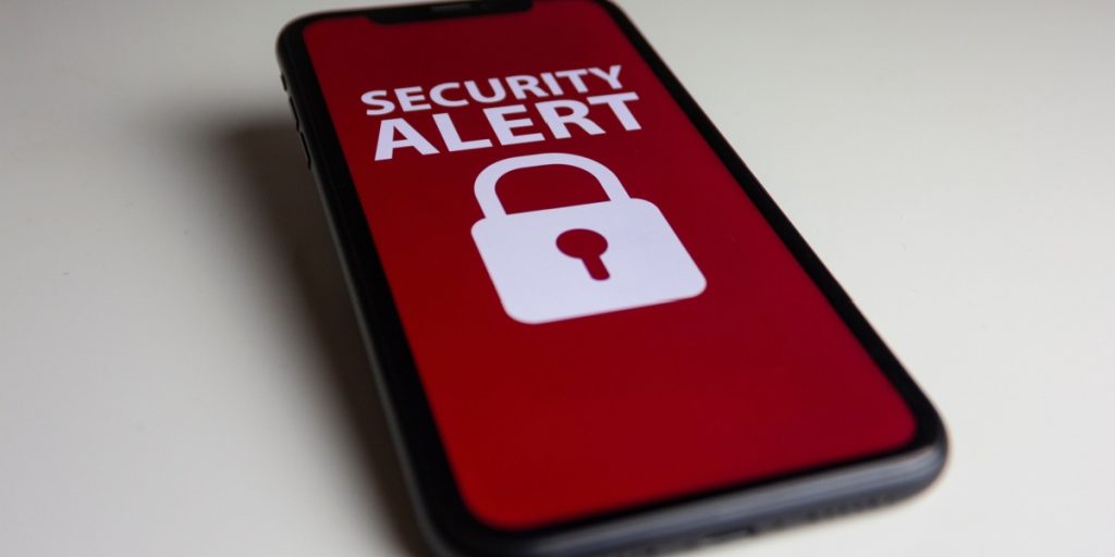 Vigtig advarsel til alle iPhone-brugere efter stort hacker-angreb