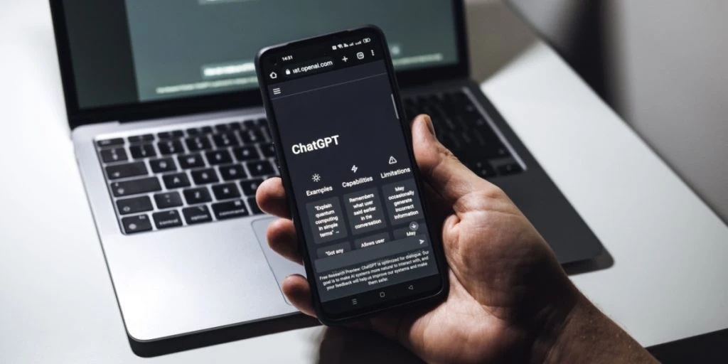 Vandvittig opdatering: ChatGPT kan nu både se, høre og tale