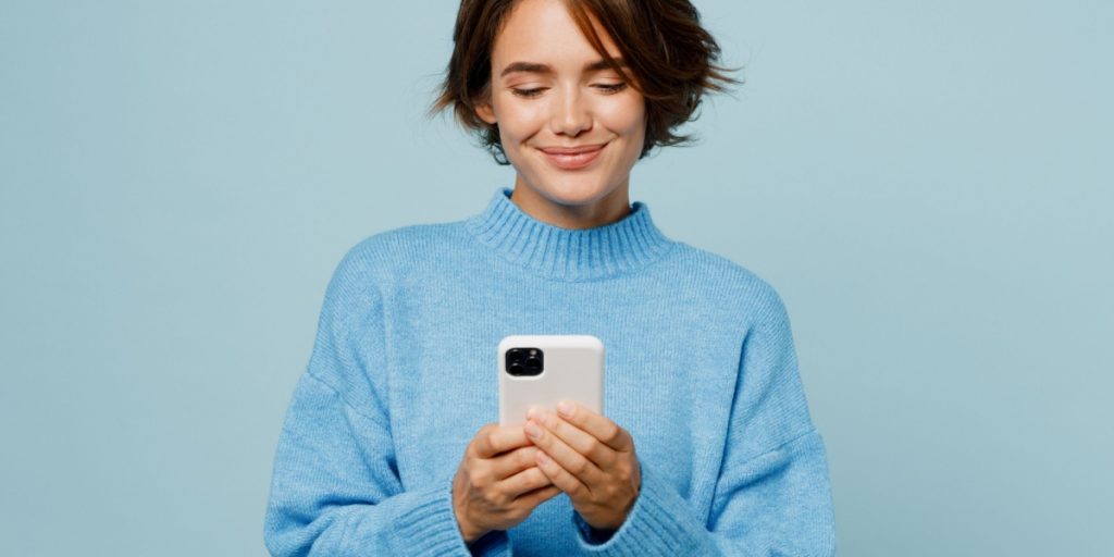 Nyt studie chokerer: Smartphones forbedrer unges humør