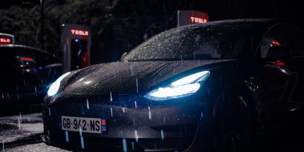 Helt nyt Tesla-regnskab fyldt med røde tal: Leverede færre elbiler end årene før
