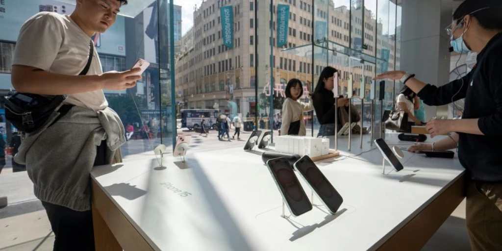 Microsoft kræver at alle ansatte bruger iPhones