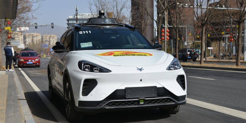 Kæmpe læk: Ny video fra Tesla viser Robotaxi frem