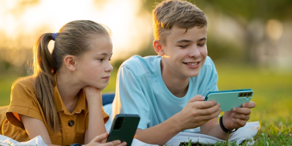 Forbud mod mobiltelefoner i skolerne udskydes