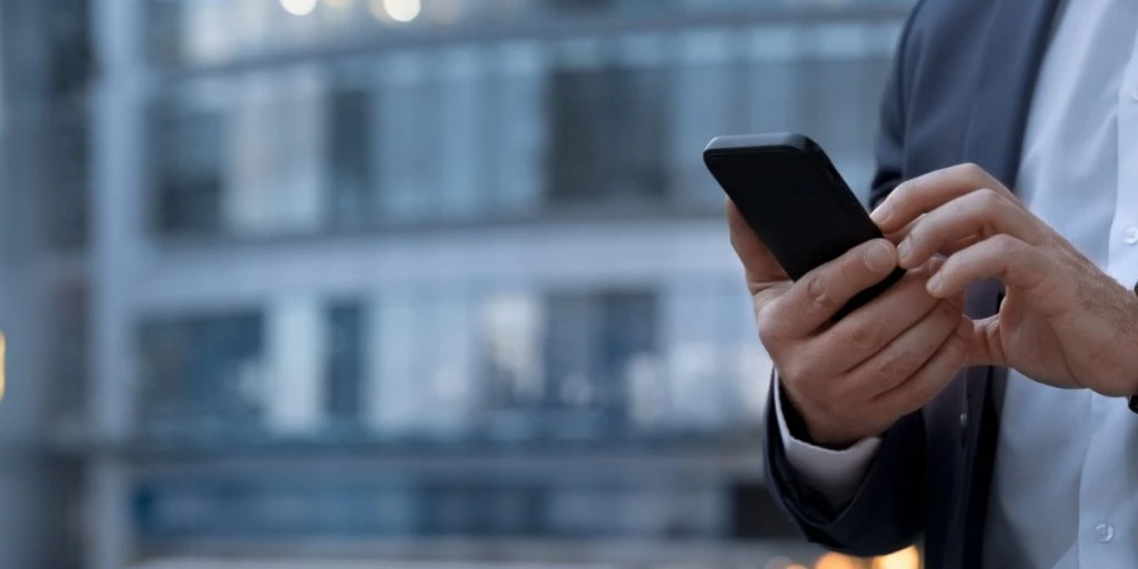 Disse mobiler har indbygget overvågning