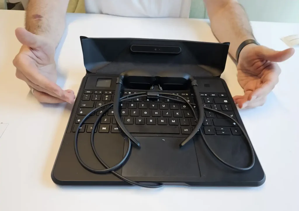 Aldrig set før: Denne laptop har ikke nogen skærm