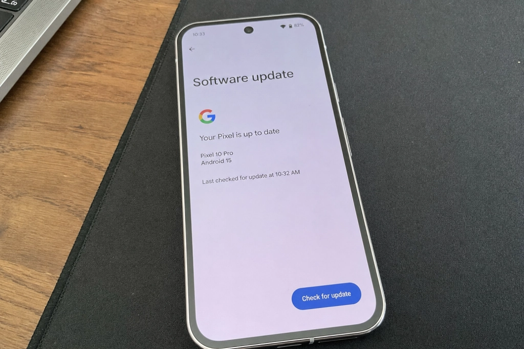 Pixel-opdateringen fjerner endelig den hvide prik på Pixel 10 Pro-skærmen