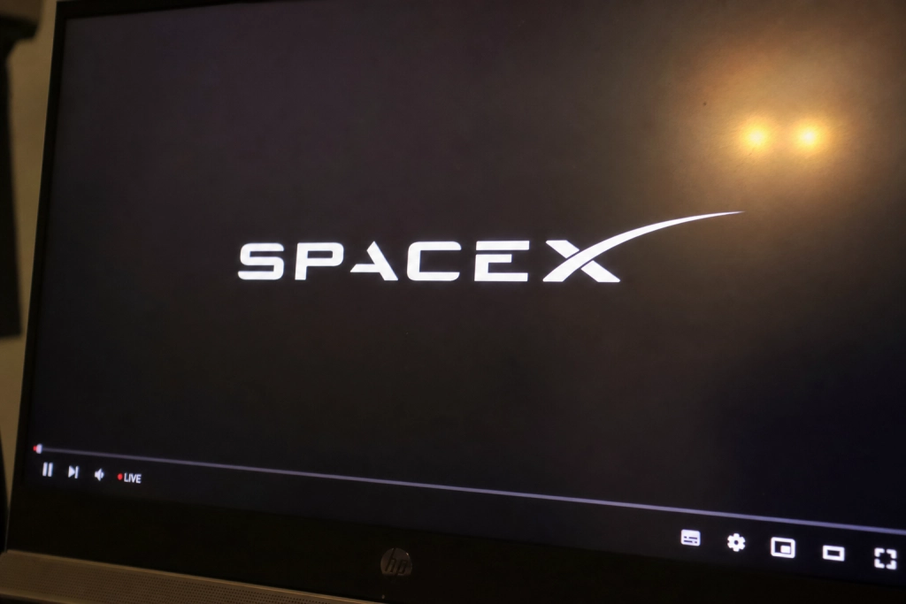 Krypto-milliardær får billet til Mars: SpaceX afslører første private flyby i 2-årig rundtur
