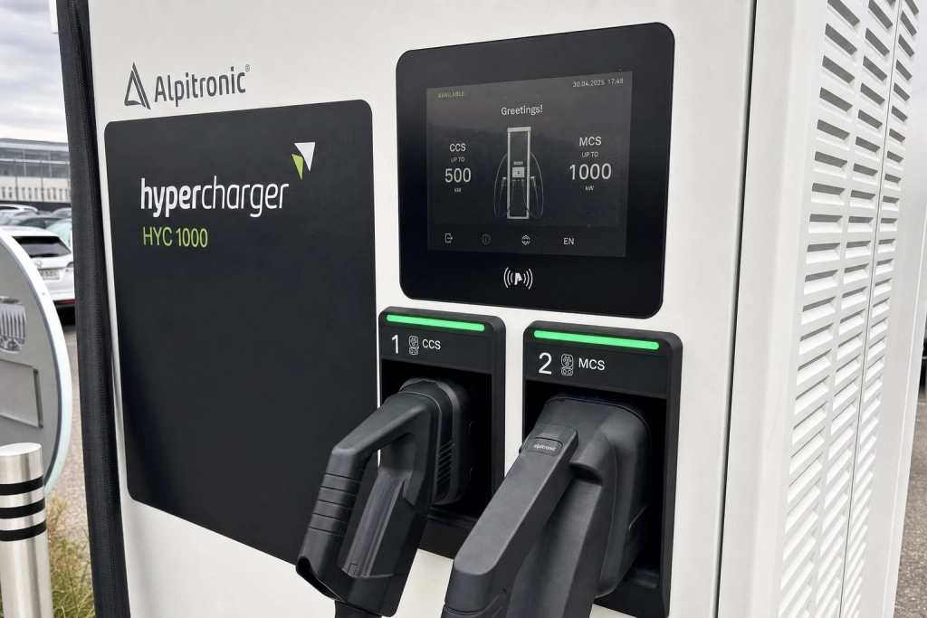 Clever bygger 1.000 kW ladere i Storkøbenhavn: 16 lynudtag klar inden nytår