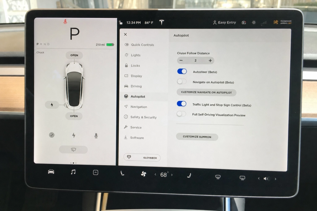 Tesla taler nu med Grok: Sådan aktiverer du den nye stemmeassistent i din bil