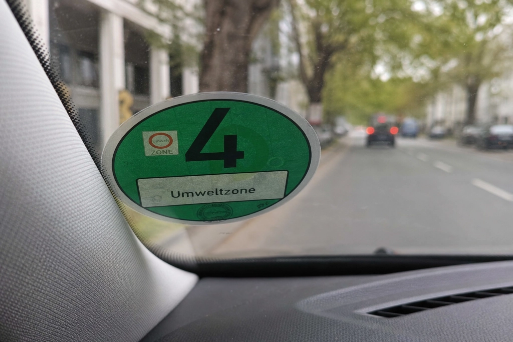 Gratis at køre på tysk motorvej: men koster det €80 at køre ind i München uden dette klistermærke