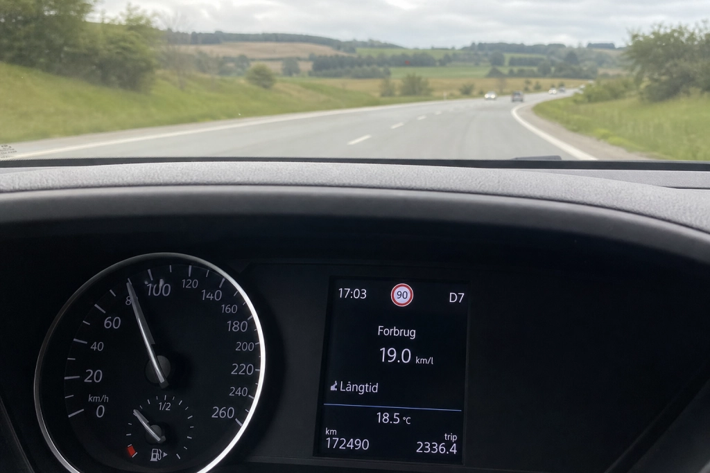 Bruger du fartpilot på bakker? Så bruger din bil mere benzin end nødvendigt
