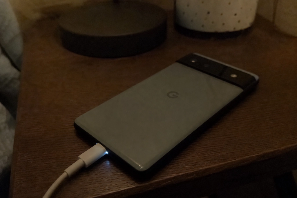 Pixel 6 til 10 dræner batteri og bliver glohede – og juni-opdateringen retter det ikke