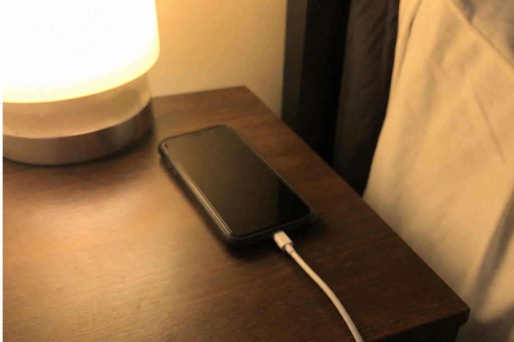 Nej, 100% ødelægger ikke din telefon, men én vane gør