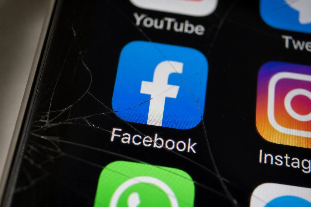 7 apps du bør slette fra din telefon nu: De indsamler langt mere data end du tror