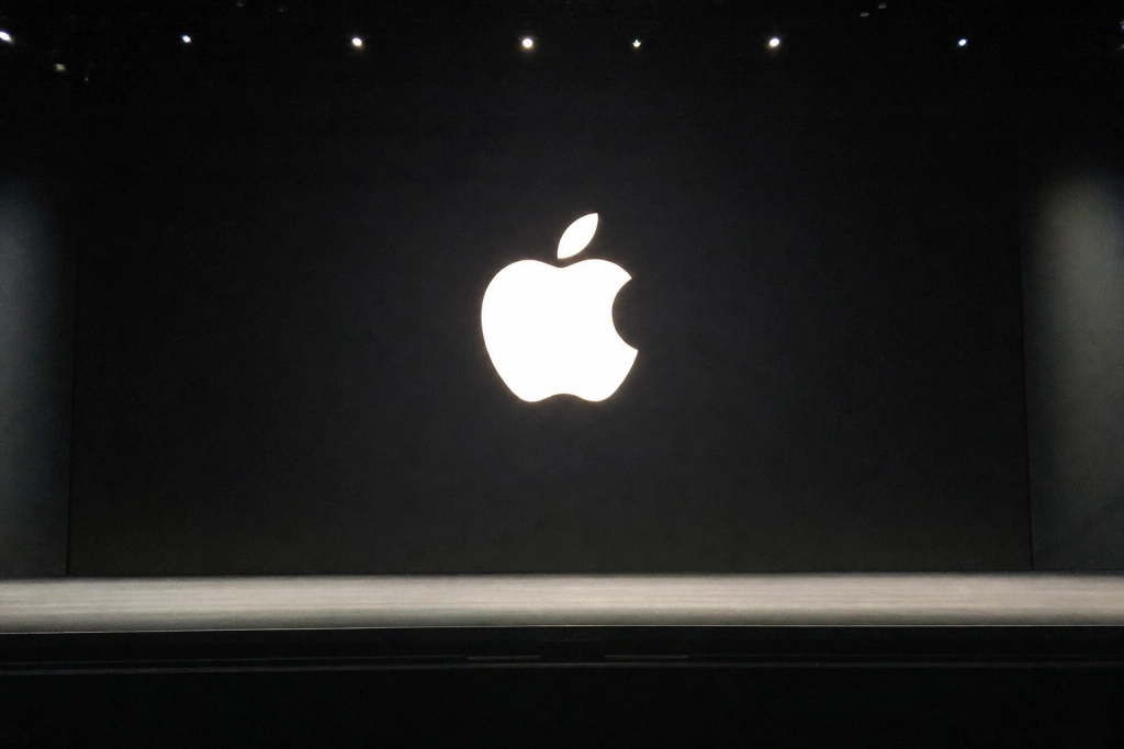 iPhone 18 Pro lækket: Face ID flyttes under skærmen og ny Dark Cherry-farve er på vej