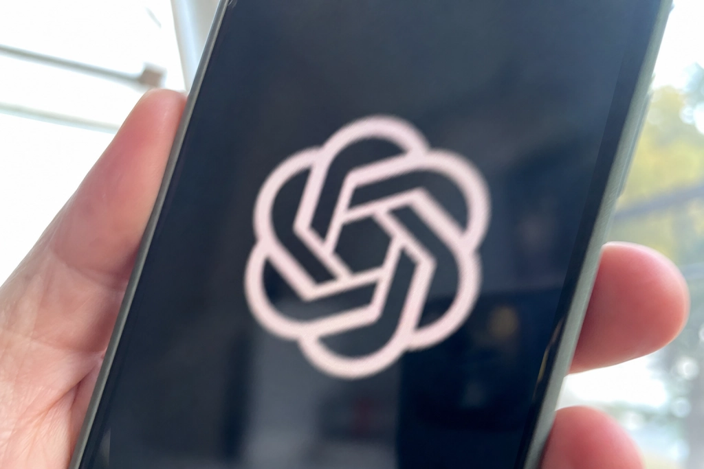 OpenAI klar til retssag mod Apple: Snart kan iPhone-brugere selv vælge mellem ChatGPT, Gemini og Claude