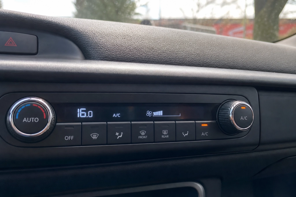 Sætter du AC til 16 grader i varmen? Så køler bilen ikke hurtigere