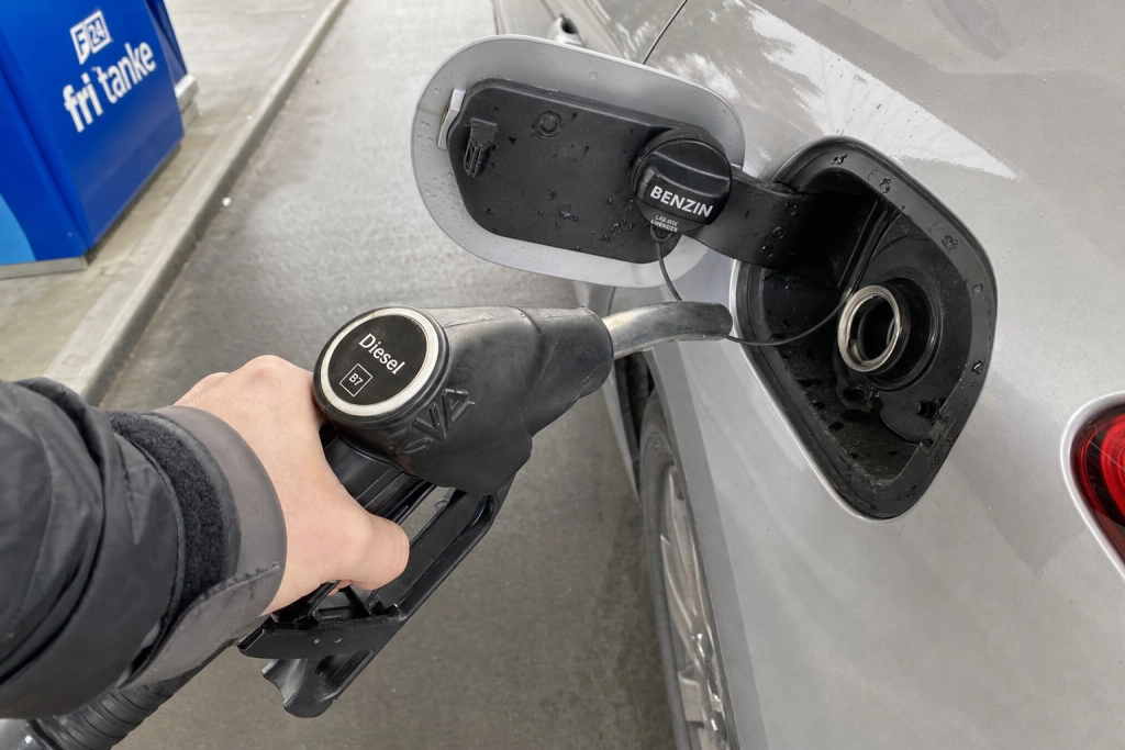 Diesel i benzinbilen? Den næste handling afgør om regningen lyder på 3.000 eller 40.000 kroner