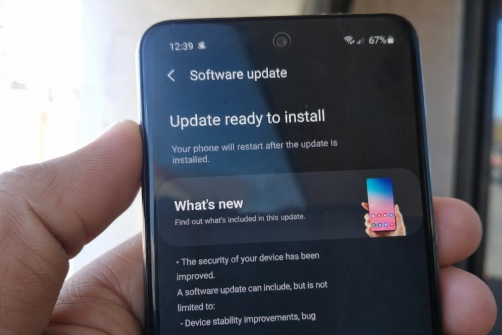 Galaxy-ejere skal opdatere nu: Samsung lukker 45 huller, ét bliver allerede udnyttet