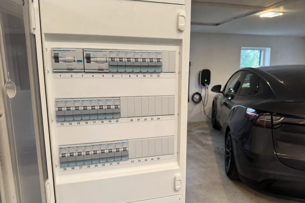 Hjemmelader kan starte brand: Disse 5 installationsfejl er de farligste