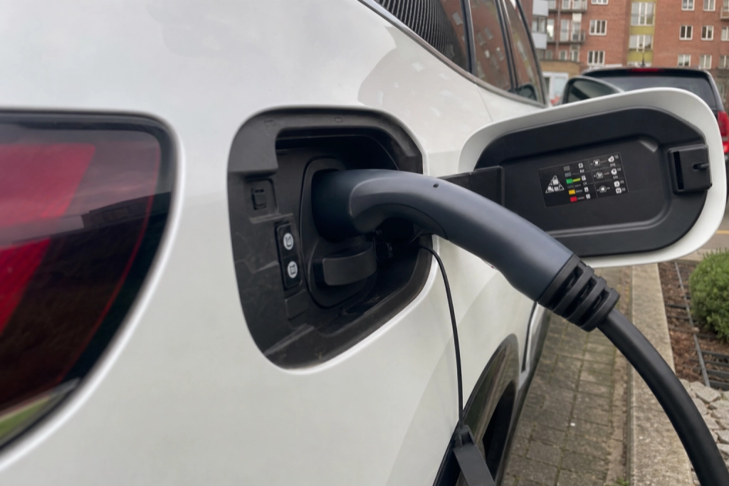 Bilorganisation lægger 12 elbiler på problemliste: Audi, Kia og Hyundai med fejl du skal kende