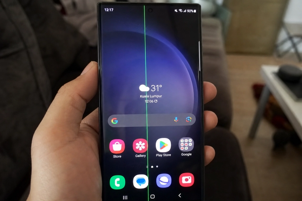 Advarsel til Galaxy S23-ejere: Ny opdatering giver grønne linjer på skærmen
