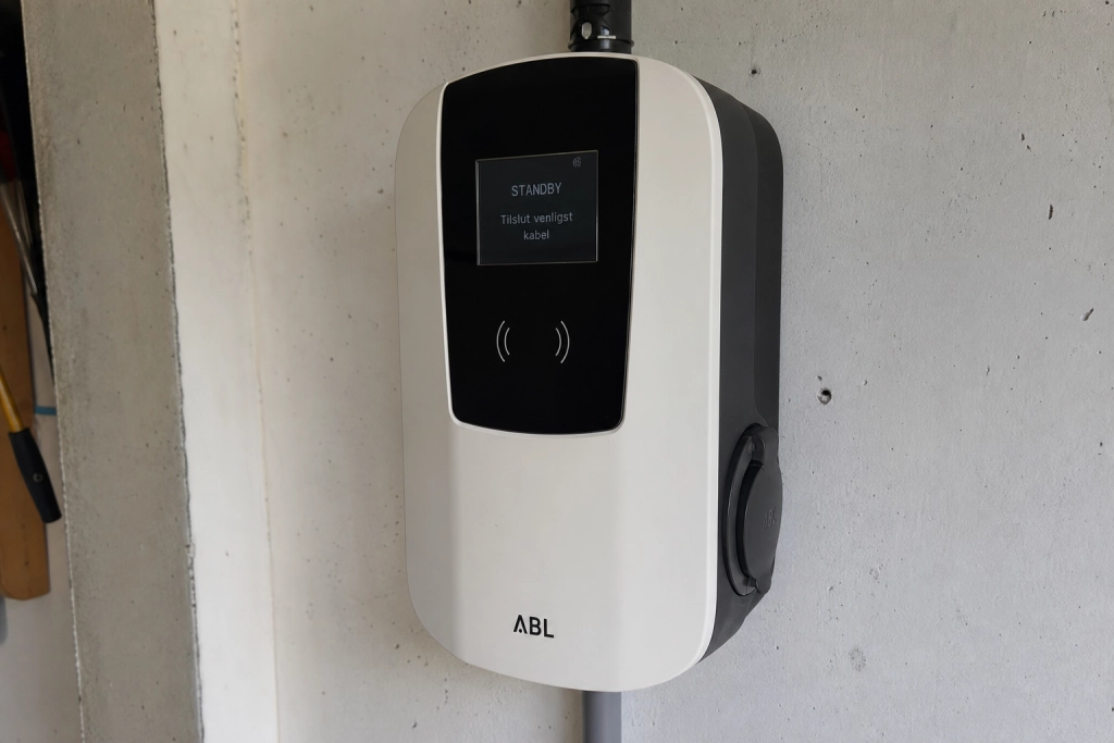 Din wallbox trækker strøm hele natten: Test viser tolv gange forskel på standby-forbruget