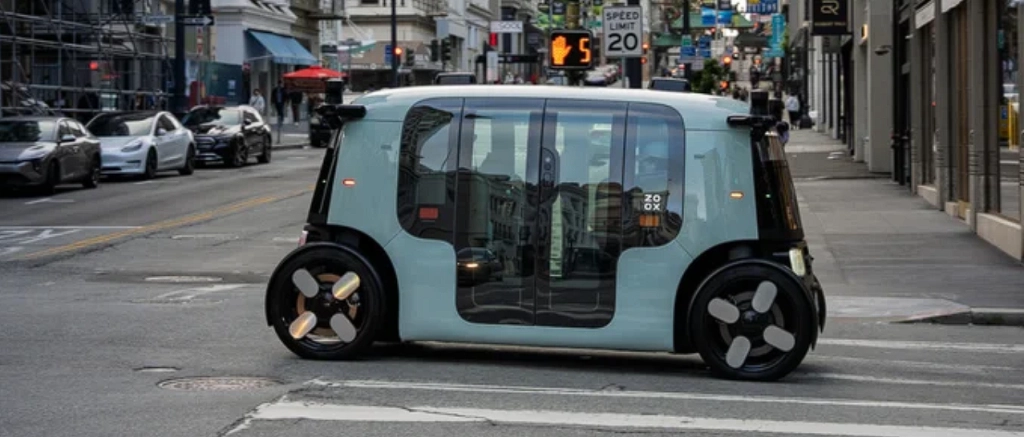 Amazons robotaxi har hverken rat eller pedaler: Nu godkendt til betalte ture