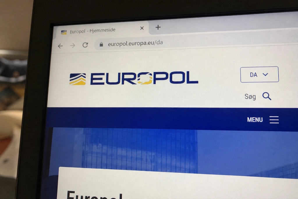 Modtager du videoopkald fra din bank, er det svindel: To tegn afslører deepfake-bedrageriet