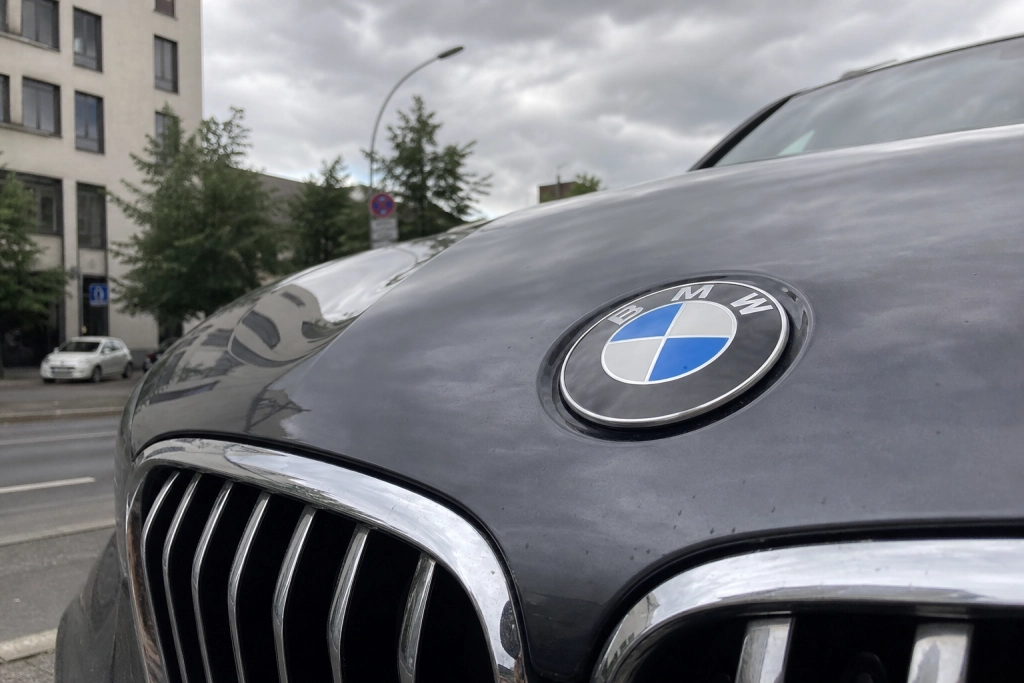 Kinesisk konkurrence lammer tyske biler: BMW skærer 7.700 job og halverer profit-mål