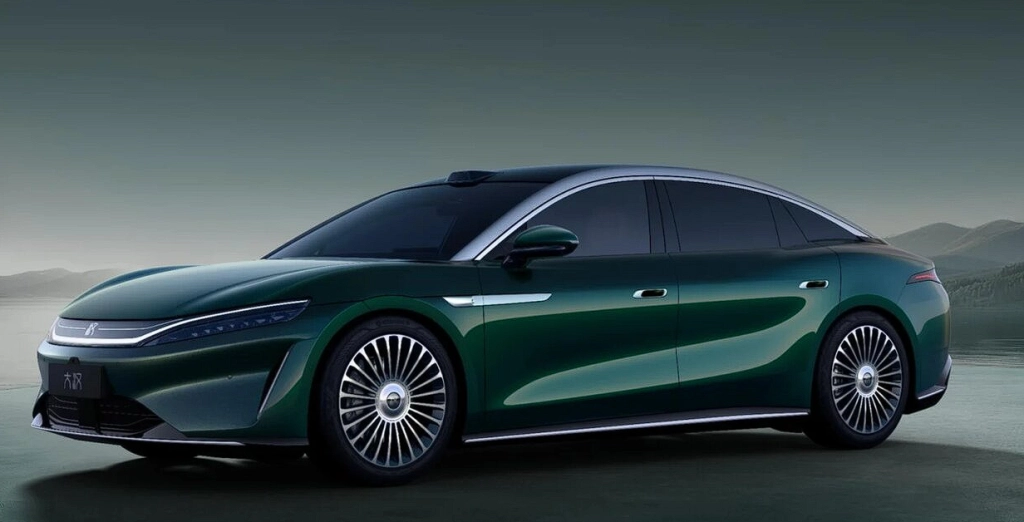 BYD angriber Mercedes S-Klasse: Kinesisk luksuslimousine skal køre 1.008 kilometer på én opladning