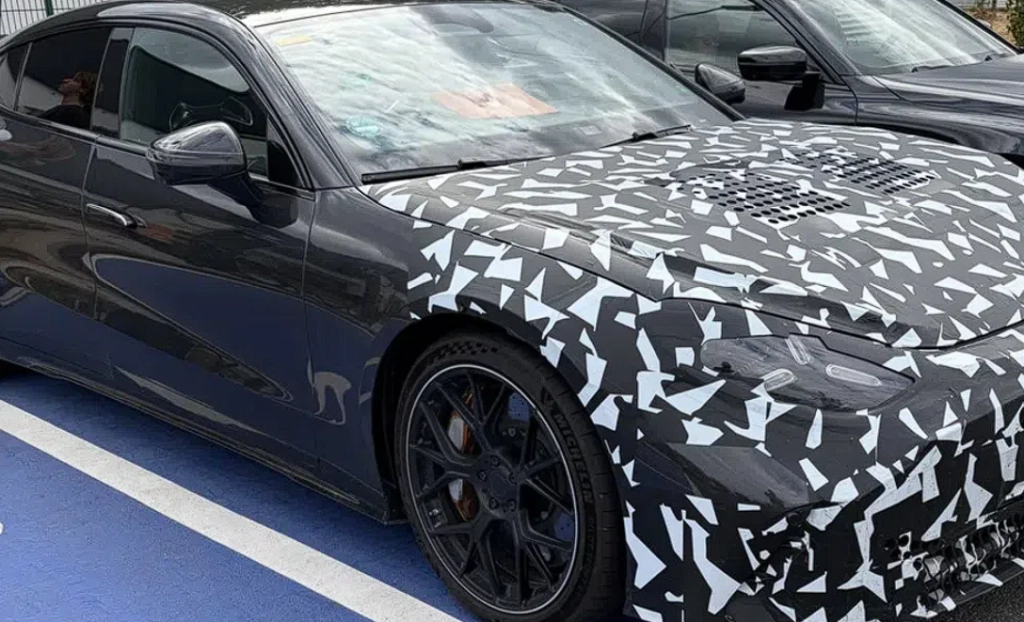 Læser spotter skjult AMG GT med over 1.000 hk: Ny version kan slå Porsche Taycan Turbo GT