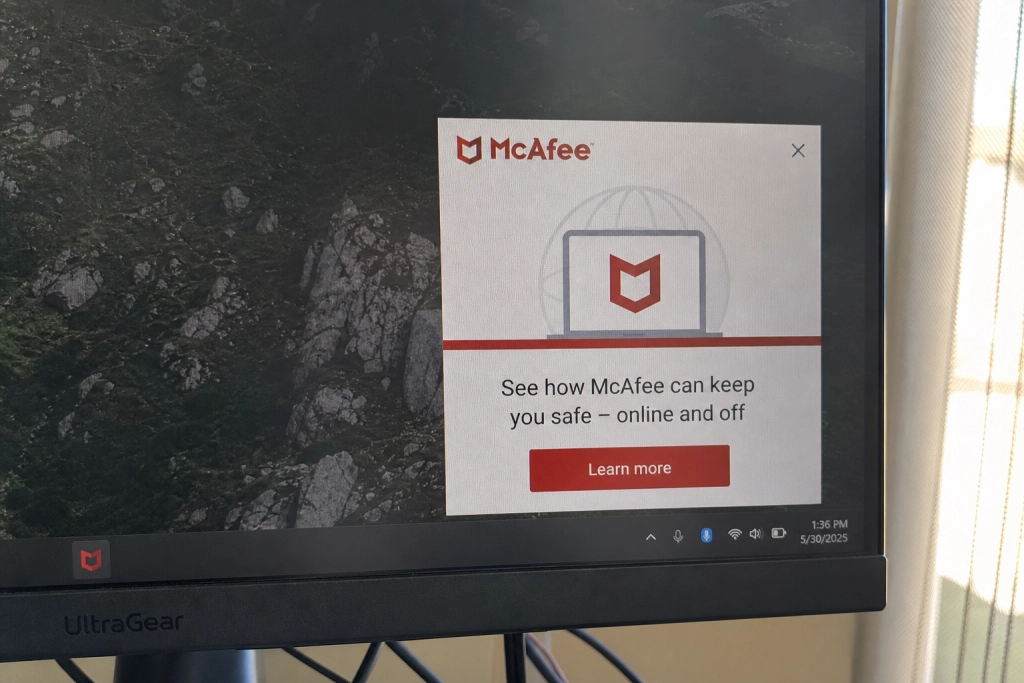 Din nye LG-skærm installerer skjulte McAfee-reklamer: Sådan stopper du det