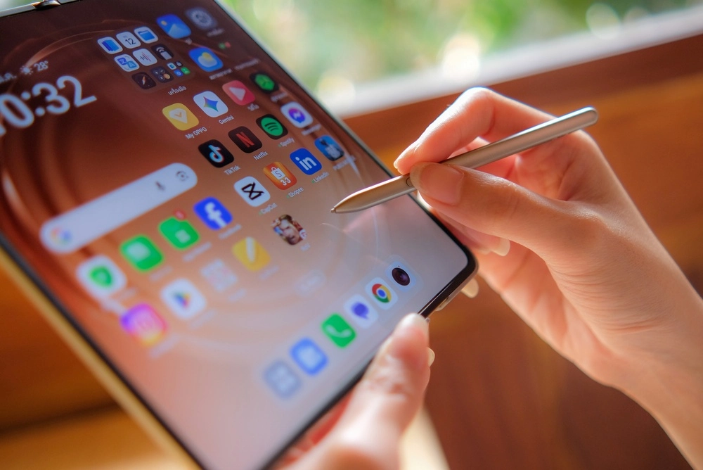 Fire måneder gammel foldtelefon slår Samsungs nye Z Fold 8 Ultra: Testen er klar