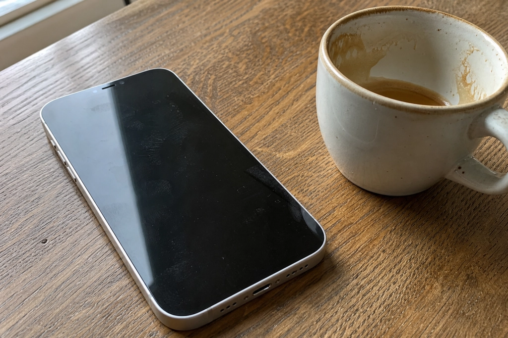 Har du en gammel iPhone i skuffen: Konkrete priser på hvad iPhone 12, 13 og 14 er værd nu