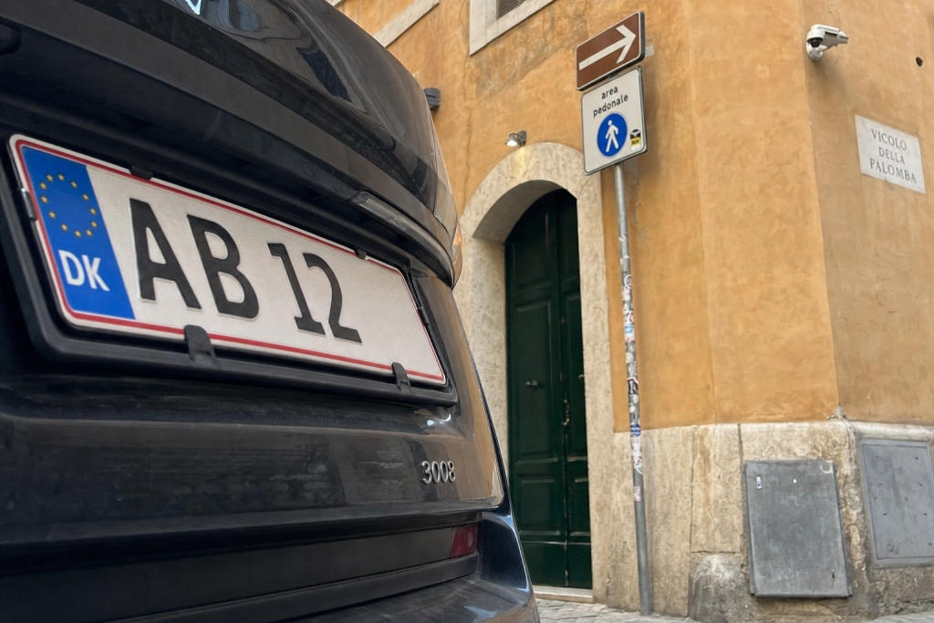 ZTL, zone bleue og Parkscheibe: Så meget koster Europas parkeringsfælder danske turister