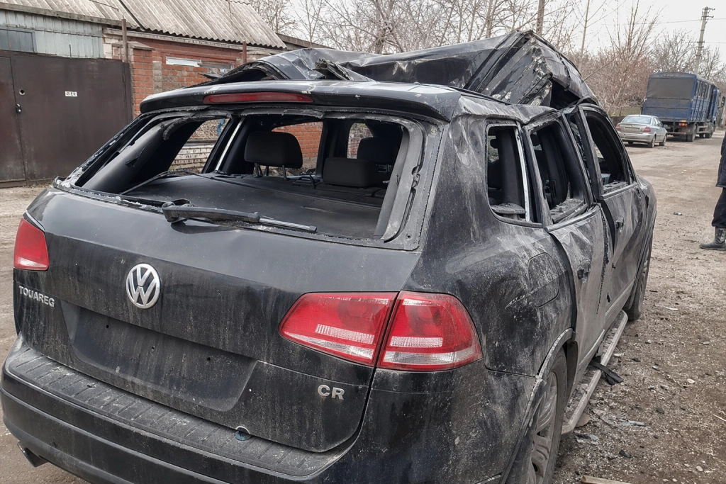 Parkeret ved missil-nedslag i Ukraine: VW Touareg startede selv og kørte væk
