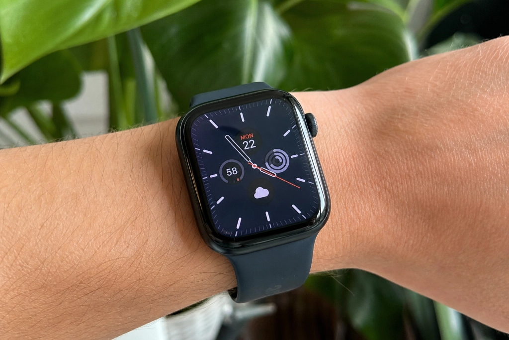 Har du et smartwatch, kan du ånde lettet op: EU dropper krav om skift-selv-batteri i wearables