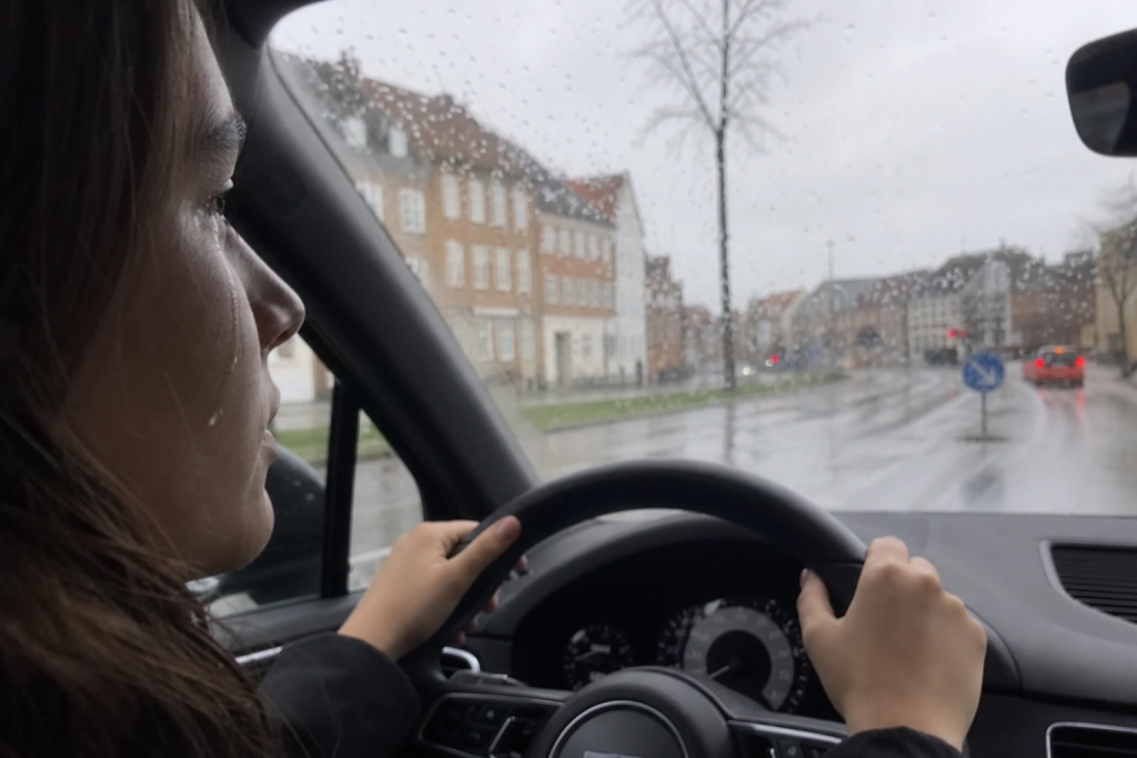 Undersøgelse: Over halvdelen af bilister har grædt bag rattet