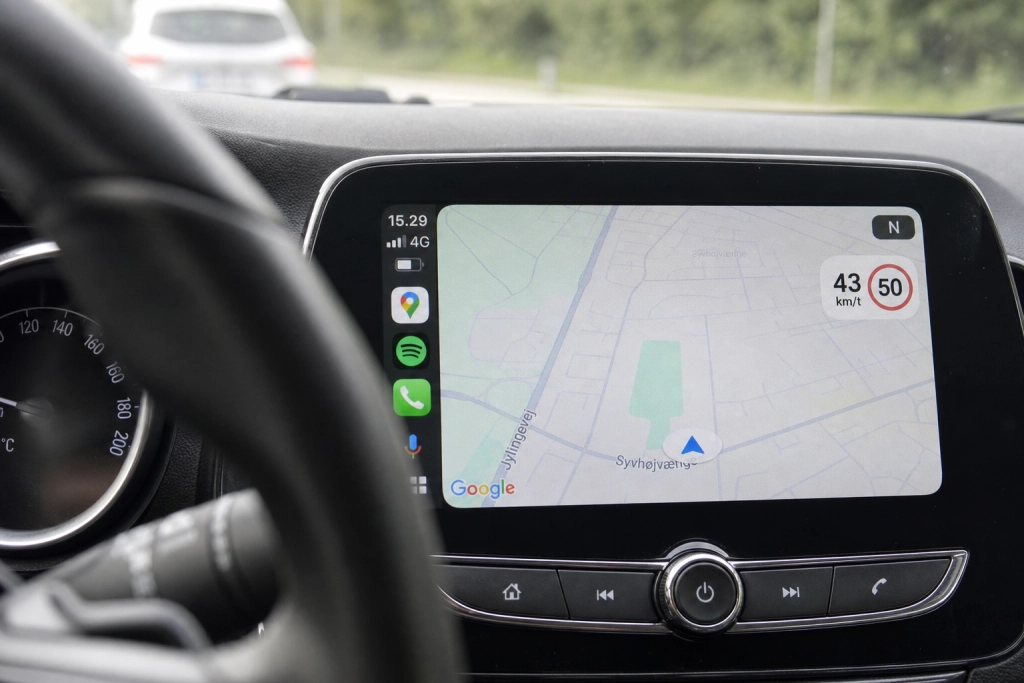 Endelig: Google Maps viser dit tempo i bilskærmen, men ikke til alle endnu