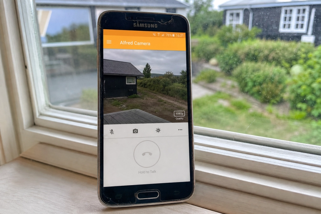 Har du en gammel Android i skuffen: Sådan bliver den gratis sikkerhedskamera i feriehuset