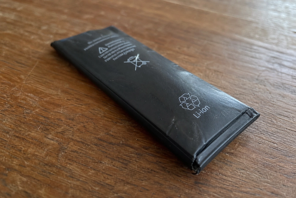 Batteriet er den skjulte fejlkilde bag din næste teknologiregning: Her er de reelle priser og hvornår du bør skifte
