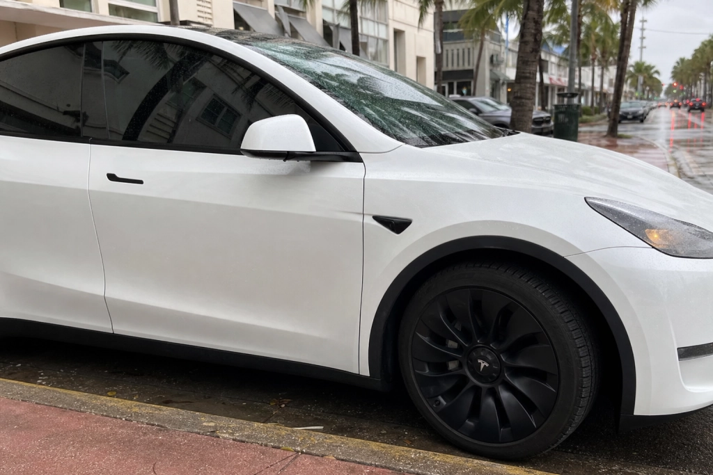 Tesla Robotaxi kører nu i Miami uden menneske bag rattet