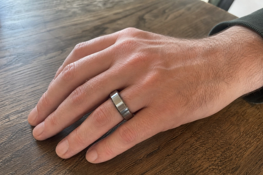Gennembrud i sundhedstech: Ny smart ring måler blodsukker helt uden stik