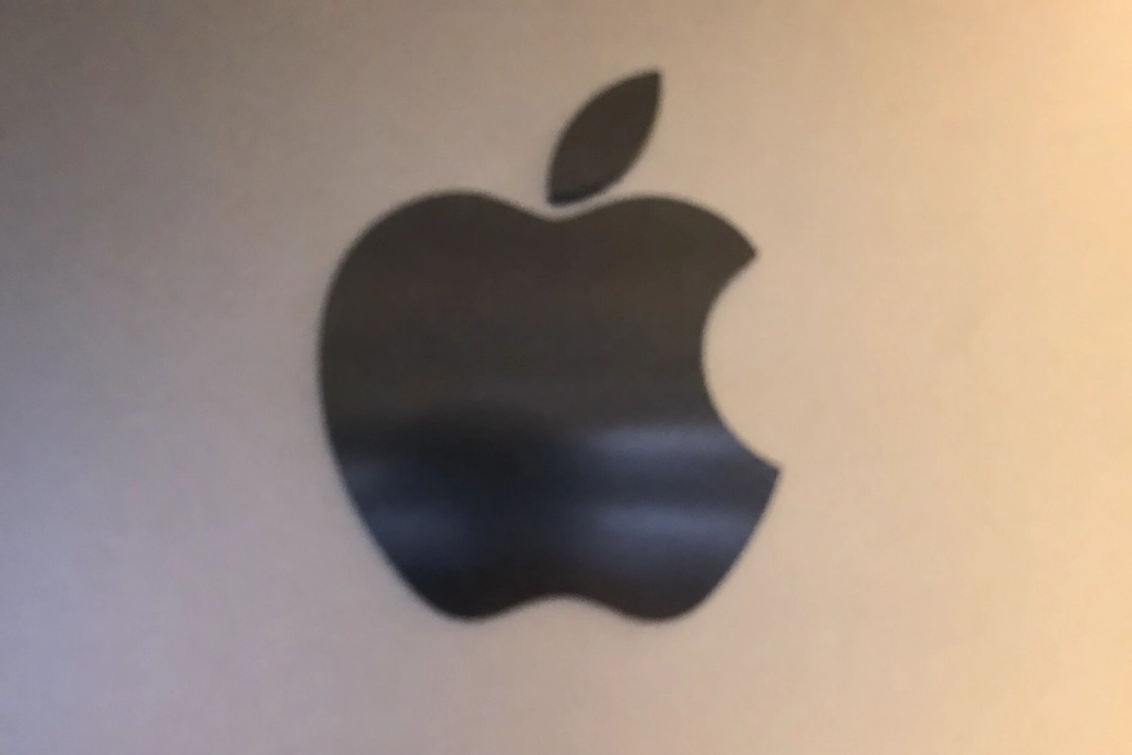 Rygter om iPhone-jubilæum: Apple tester 6,96-tommer skærm til den største iPhone hidtil