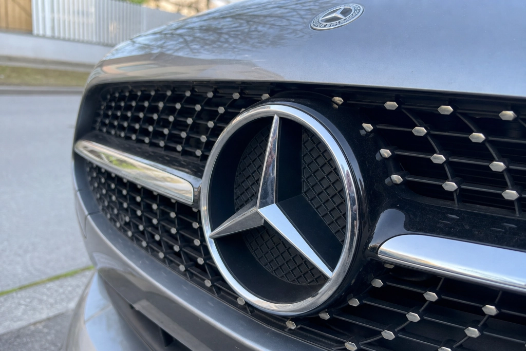 Ny amerikansk lov skulle ramme Kina: I stedet risikerer Mercedes at ryge ud af USA
