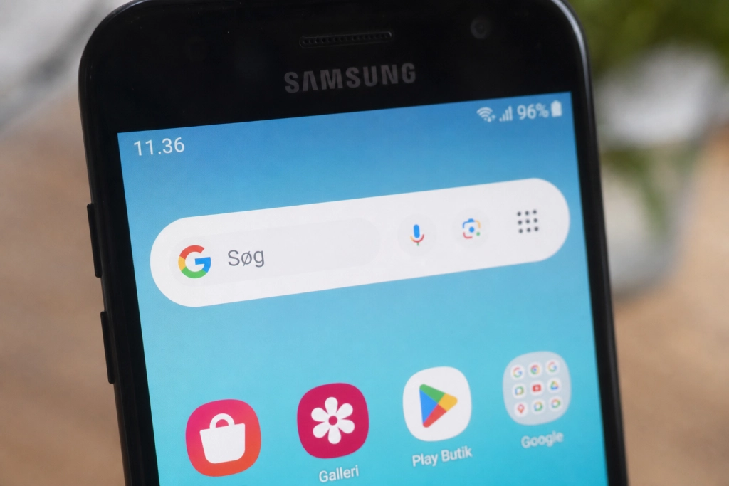 Samsung kopierer Google Pixel: En Google-søgelinje dukker nu op på alle Galaxy-startskærme